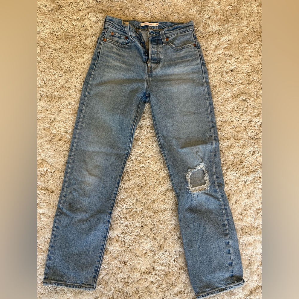 EUC Levi’s Wedgie Straight Fit Jeans 23x26 in Tango Fray